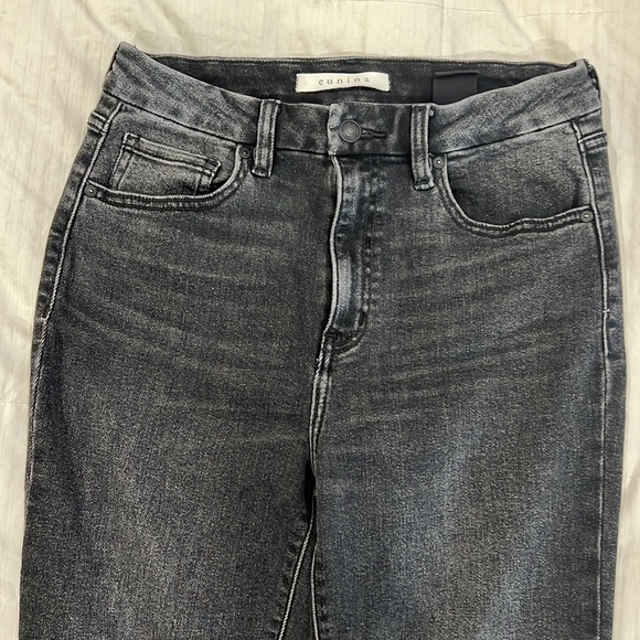 Super cute black wash flare jeans - Picture 3 of 9